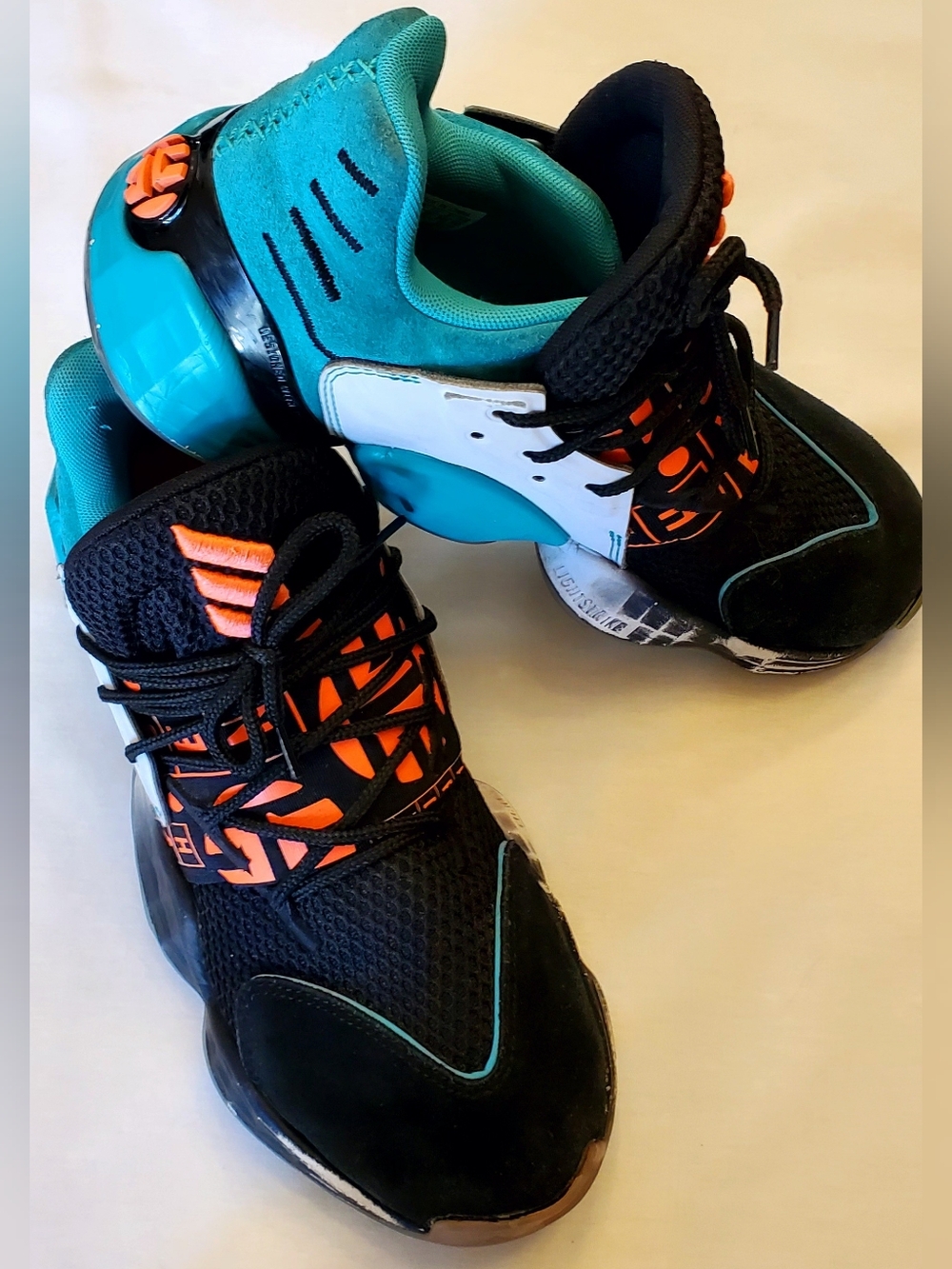 adidas Harden Vol. 4 Unisex Athletic Shoes US Men 6.5 Women 7.5 RELEASED 12/2019
